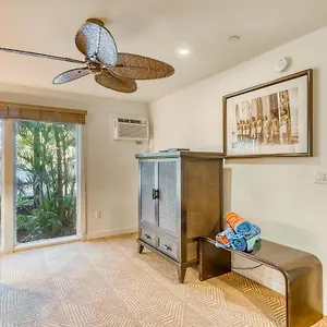  Aparthotel Aina Nalu United States